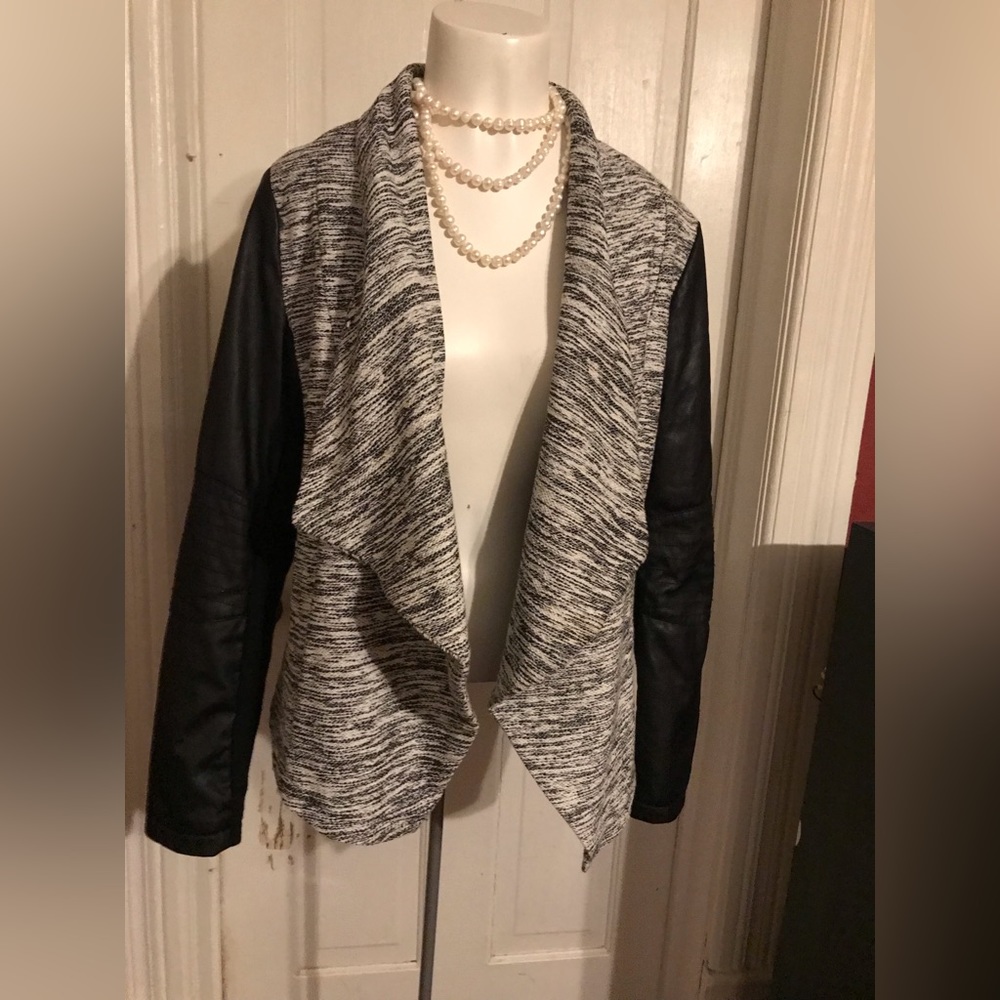 NWT, SEBBY  cardiggan/ gray blk ,’sweater. Size: M